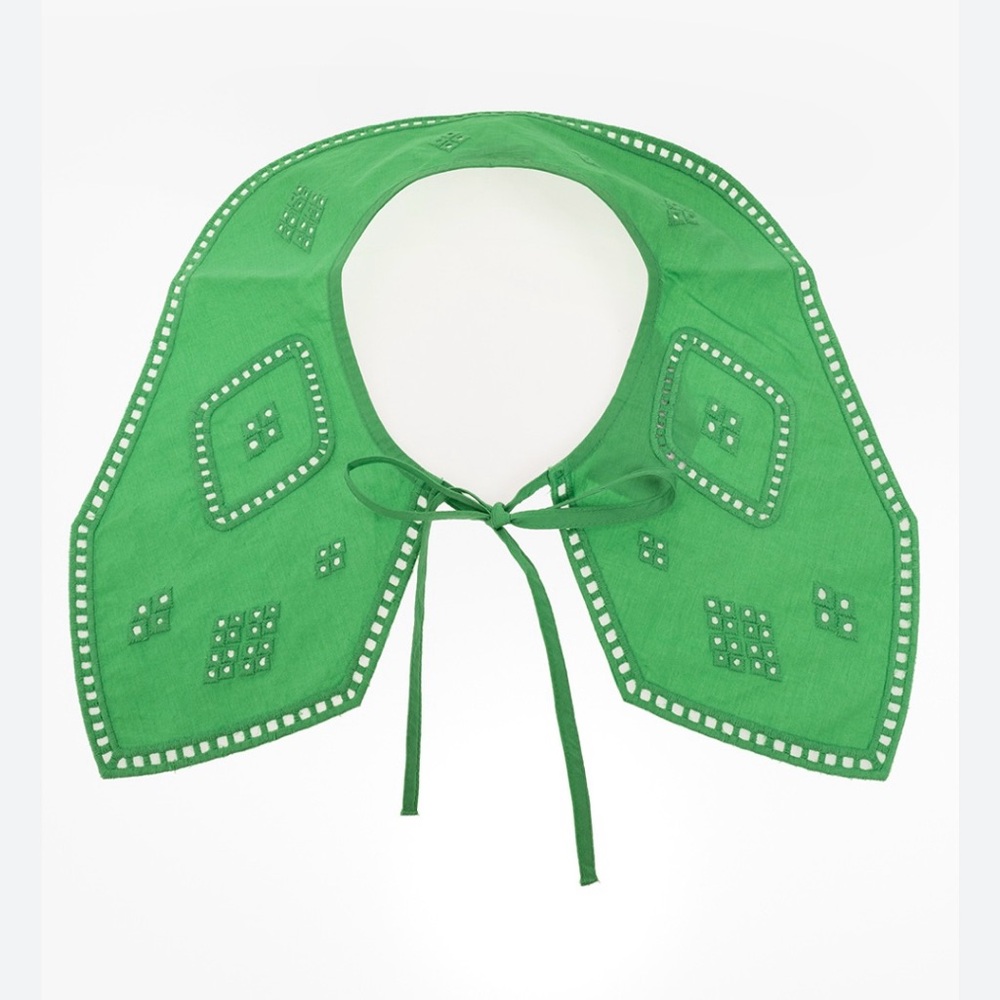 ♥️… Gianni Green Embroidered Detachable Collar